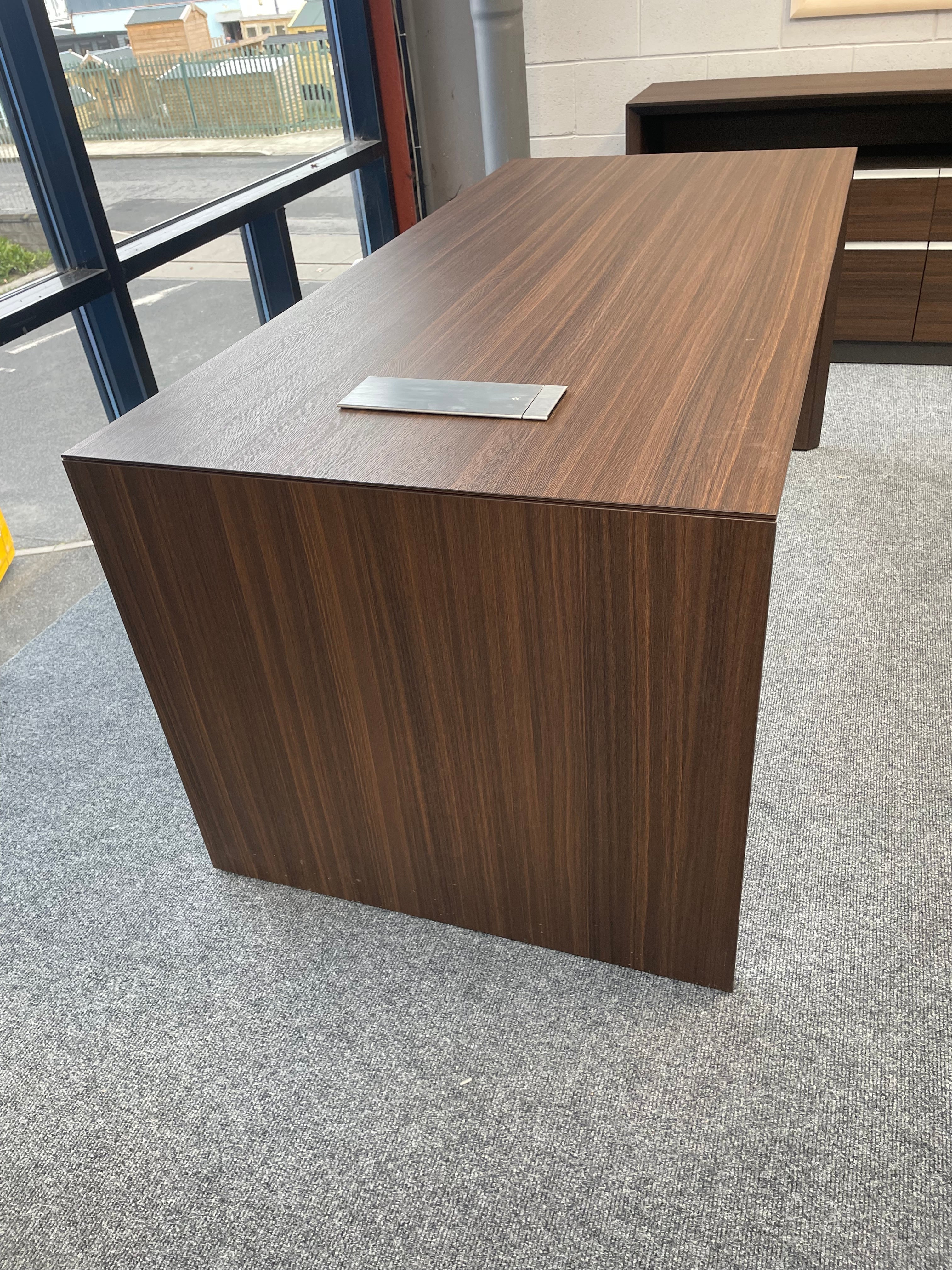 1.8m Executive Parnell Desk With Side Unit