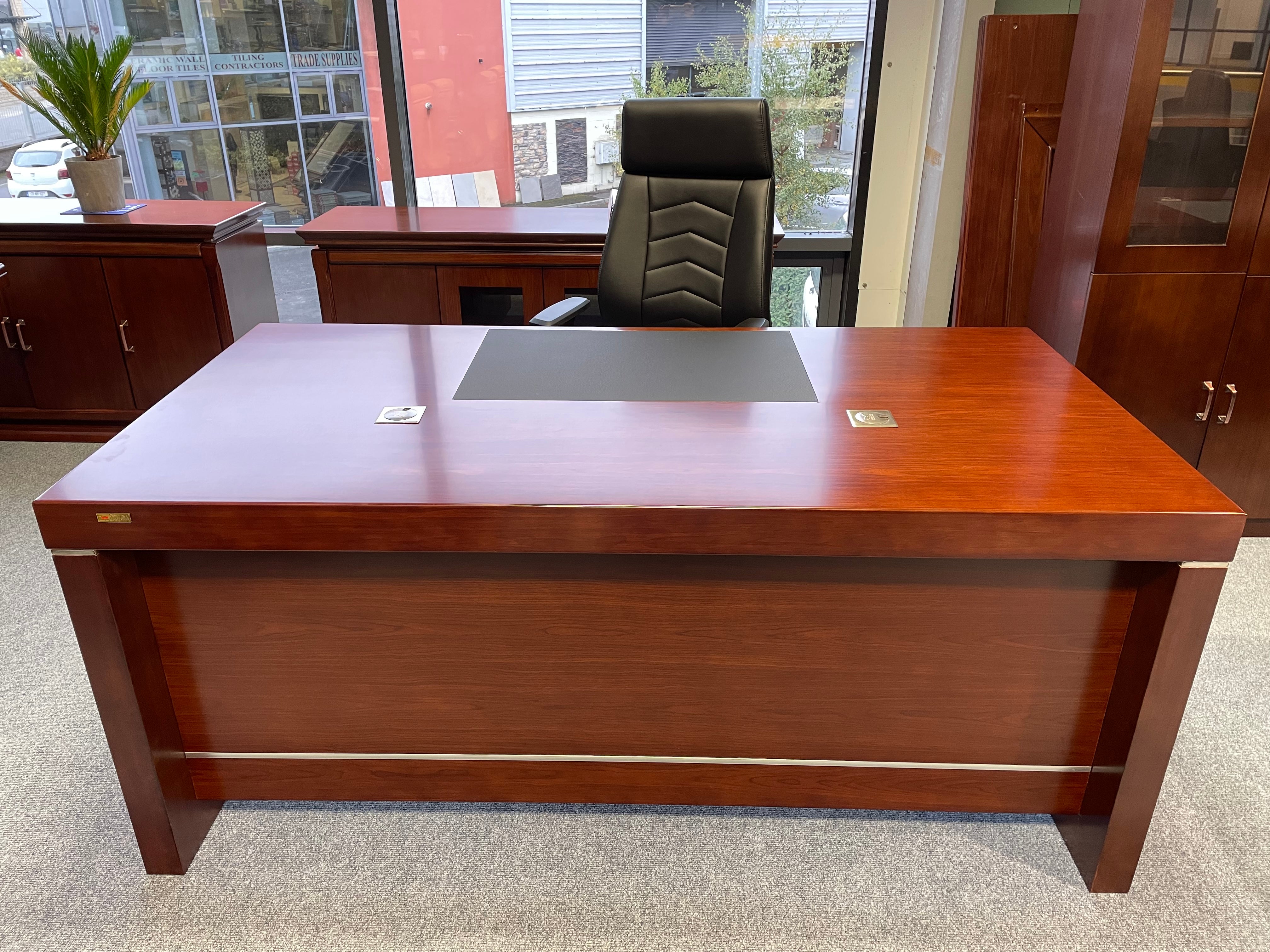 Fitzwilliam Walnut Veneer Executive Desk