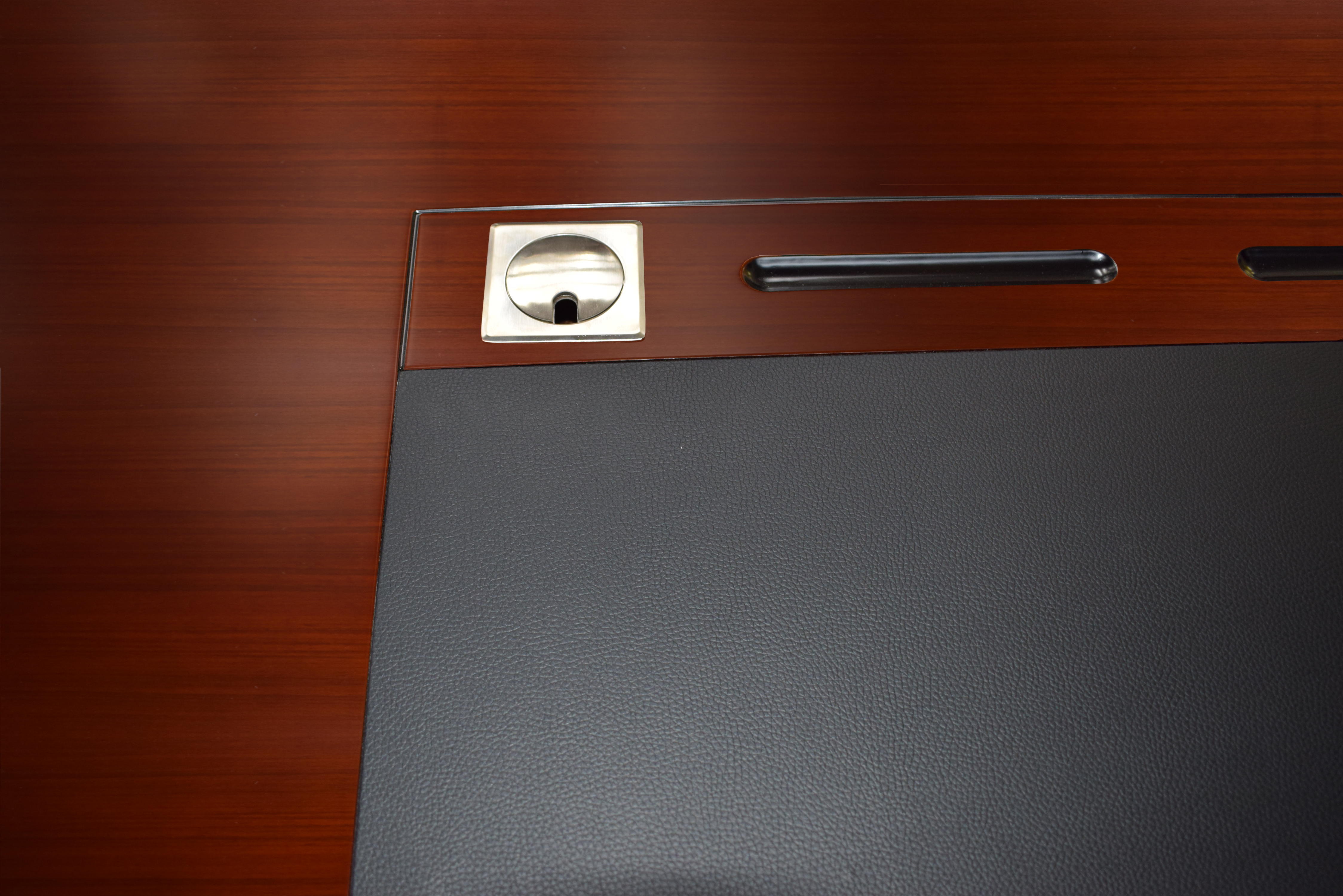 Fitzwilliam Walnut Veneer Executive Desk